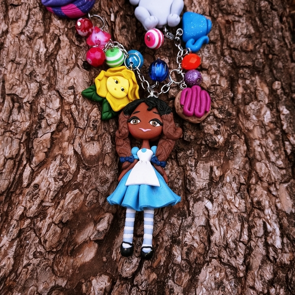 🌹🌺Alice in Wonderland🐛 Necklace🍄🍥 - Picture 2 of 6